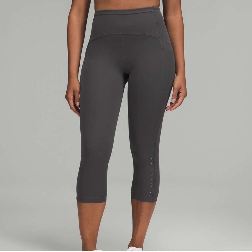 Lululemon Swift Speed High-Rise Crop
21" Grey Size 10